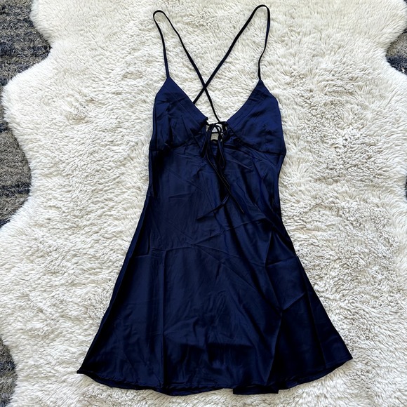 *NWT* Fashion Nova Blue Satin Dress Set Size Medium - Picture 7 of 10